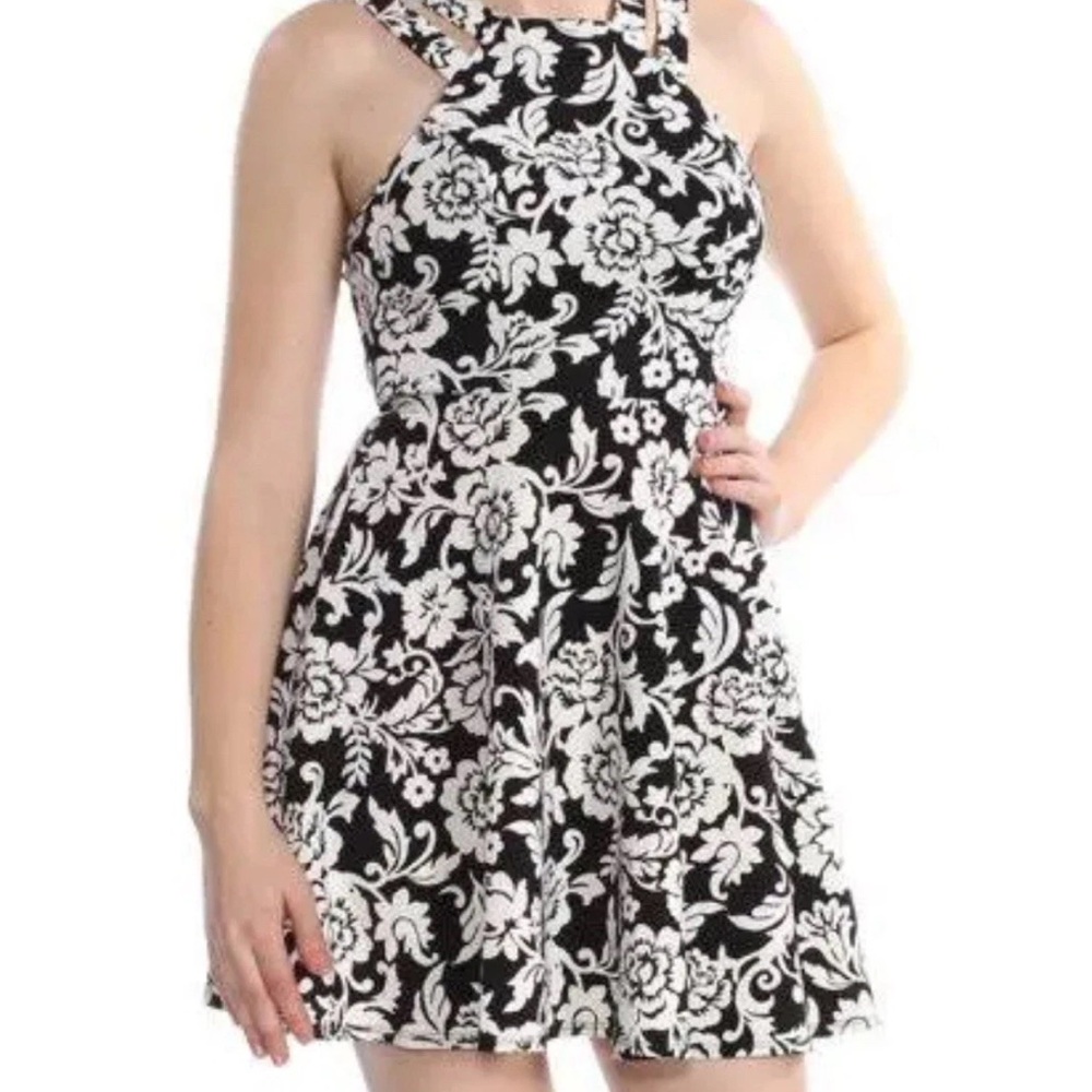 NEW B Darlin Juniors' Printed Fit & Flare Floral Black And White Dress Size 3/4